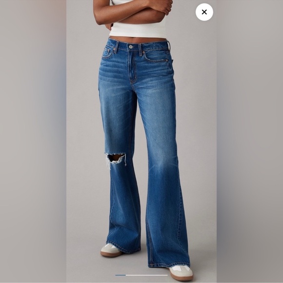 American Eagle Outfitters Denim - American Eagle dreamy drape low rise baggy flare distressed busted knee jeans